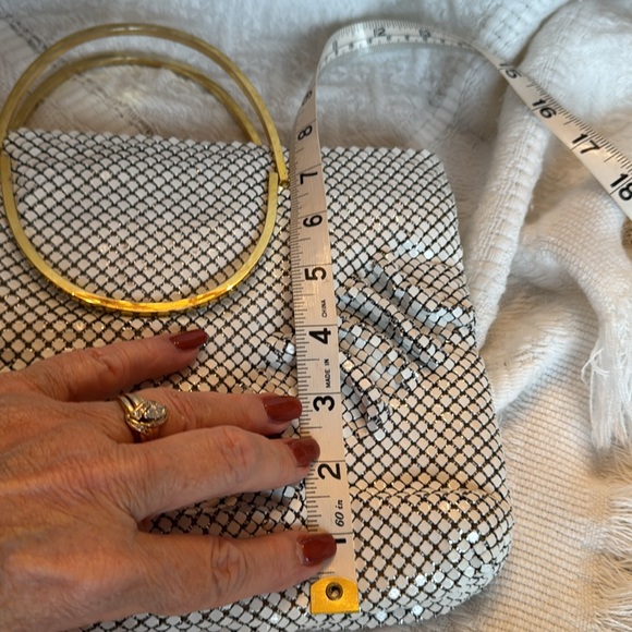 Emp Orr Vintage Elegant White Metal Mesh Tuft front bag with Gold hardware! - Picture 10 of 13